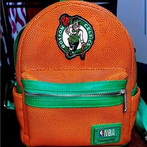 Loungefly NBA Boston Celtics
Basketball Logo Mini
Backpack